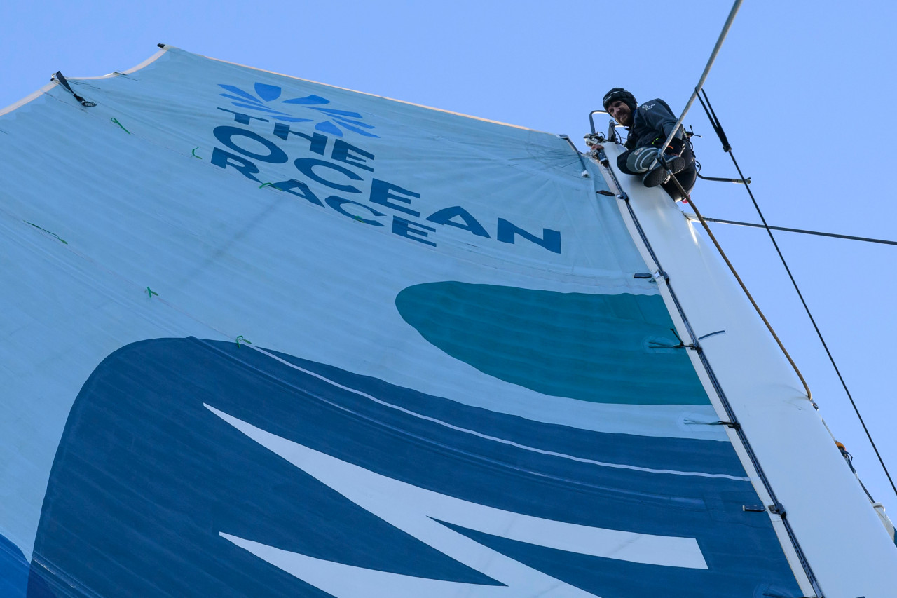 14 03 230330 ROG BIOTH 0011