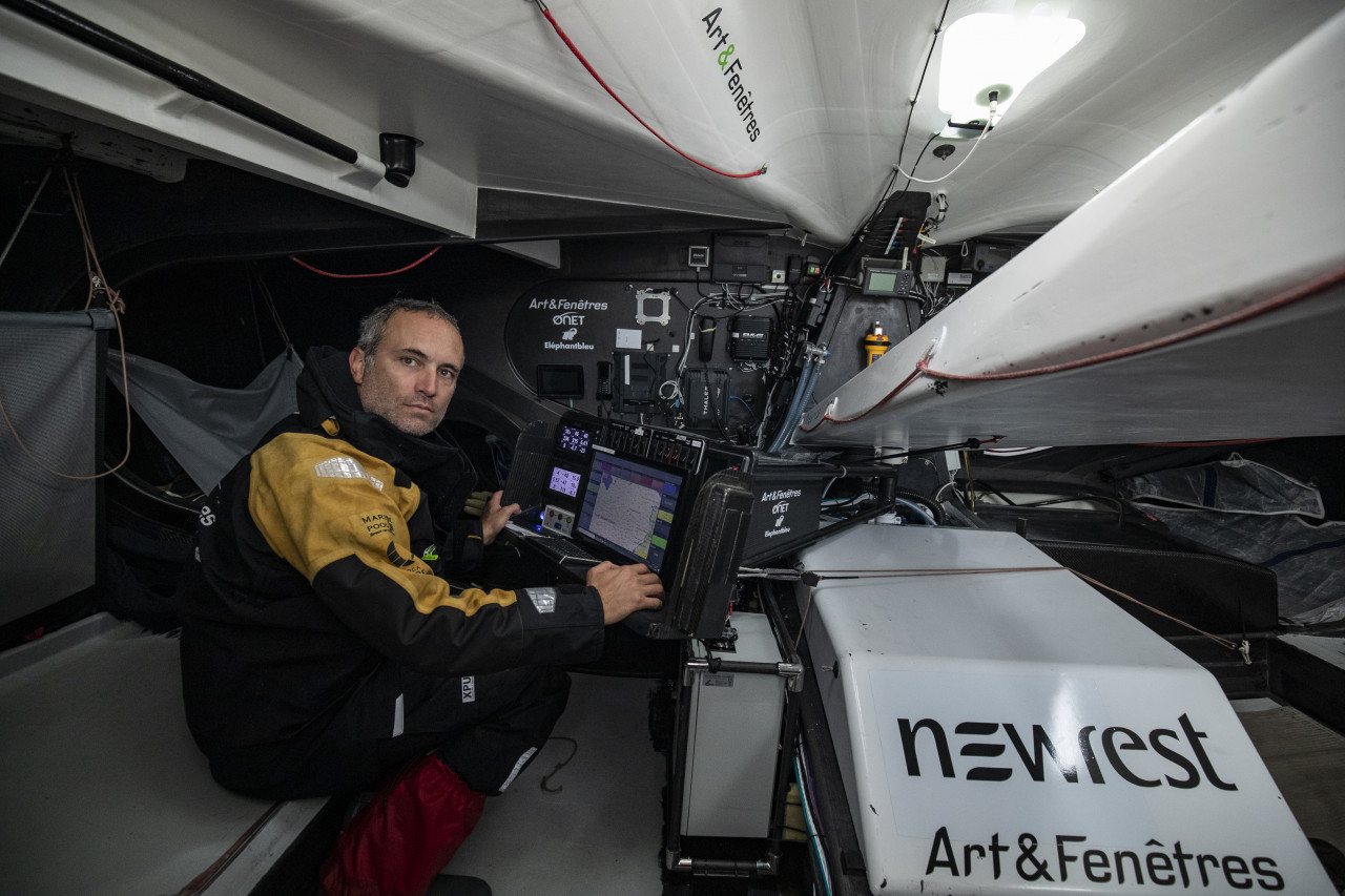 PBO 8969 Pierre Bouras  Newrest ArtFenetres