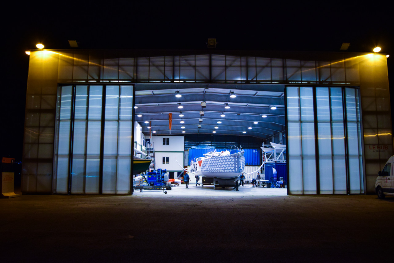 Rparations de lIMOCA MACSF  Lorient